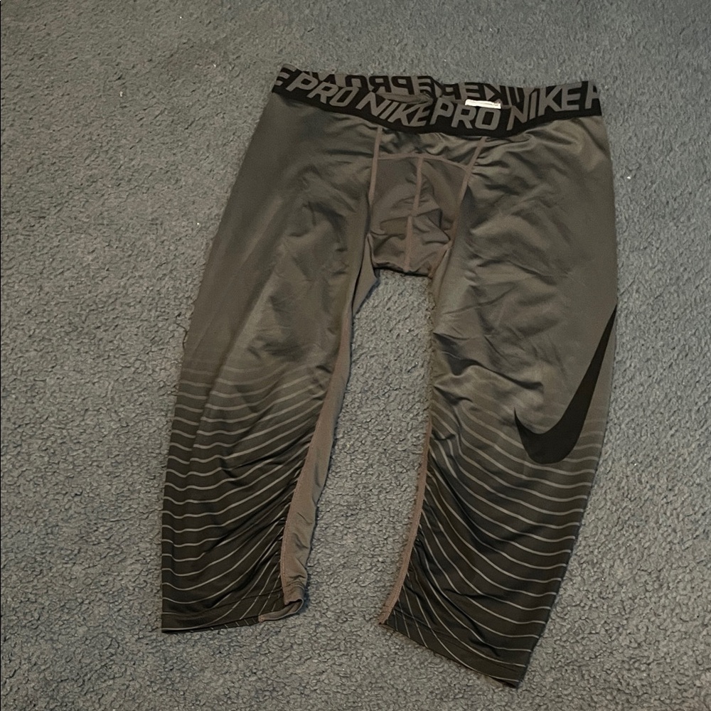 Nike Men's Gray and Black Pro Joggers
